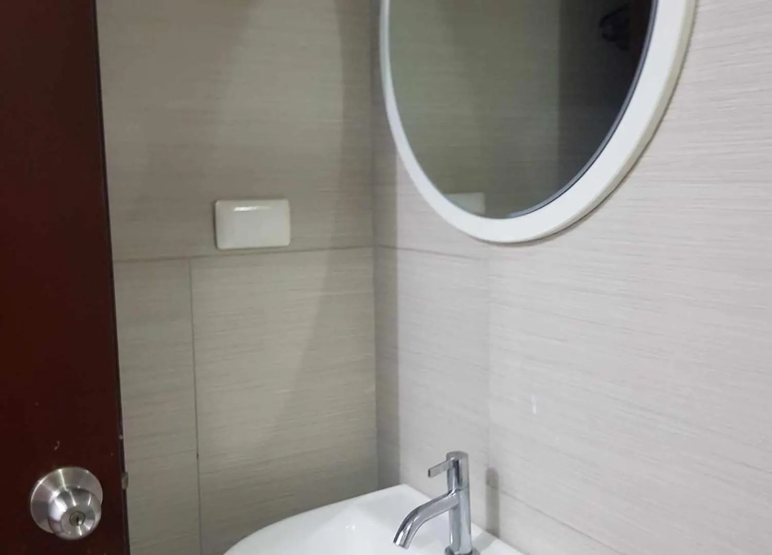 Unit 819 Anuva Residences Muntinlupa City